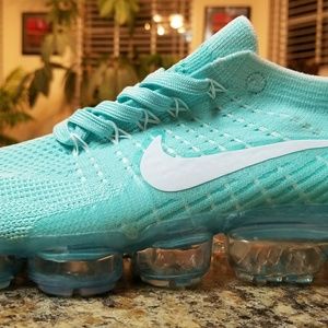 Brand new women's Nike Air Max vapormax size 7